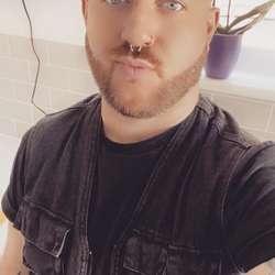 BratBoy's Chat & Dating Profile