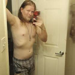 Chrisdaniel's Chat & Dating Profile
