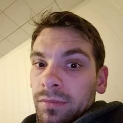 D1234511's Chat & Dating Profile