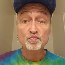 Iwanthardcock's Chat & Dating Profile