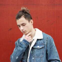 Kewin11's Chat & Dating Profile