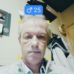Mirroo's Chat & Dating Profile