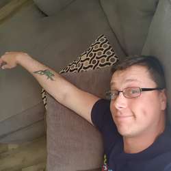 Stonedfox86's Chat & Dating Profile