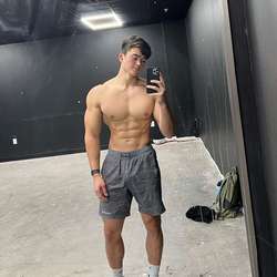 TheboywhoLifts