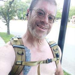 g271828's Chat & Dating Profile