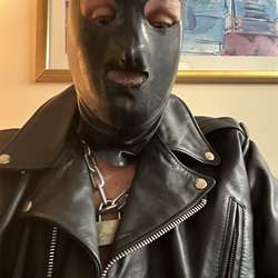 subcuir's Chat & Dating Profile